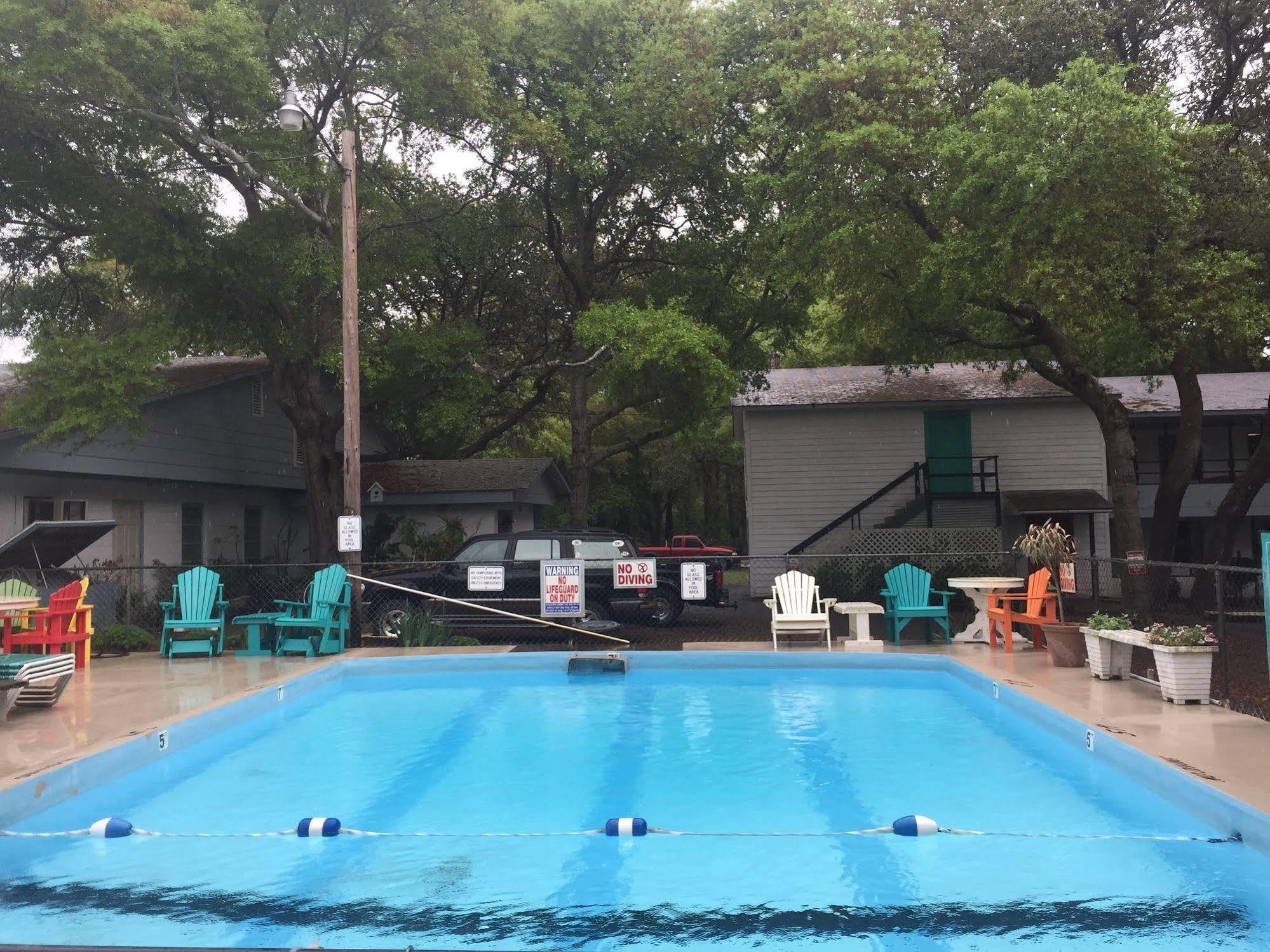 Captain'S Cove Motel Oak Island Εξωτερικό φωτογραφία