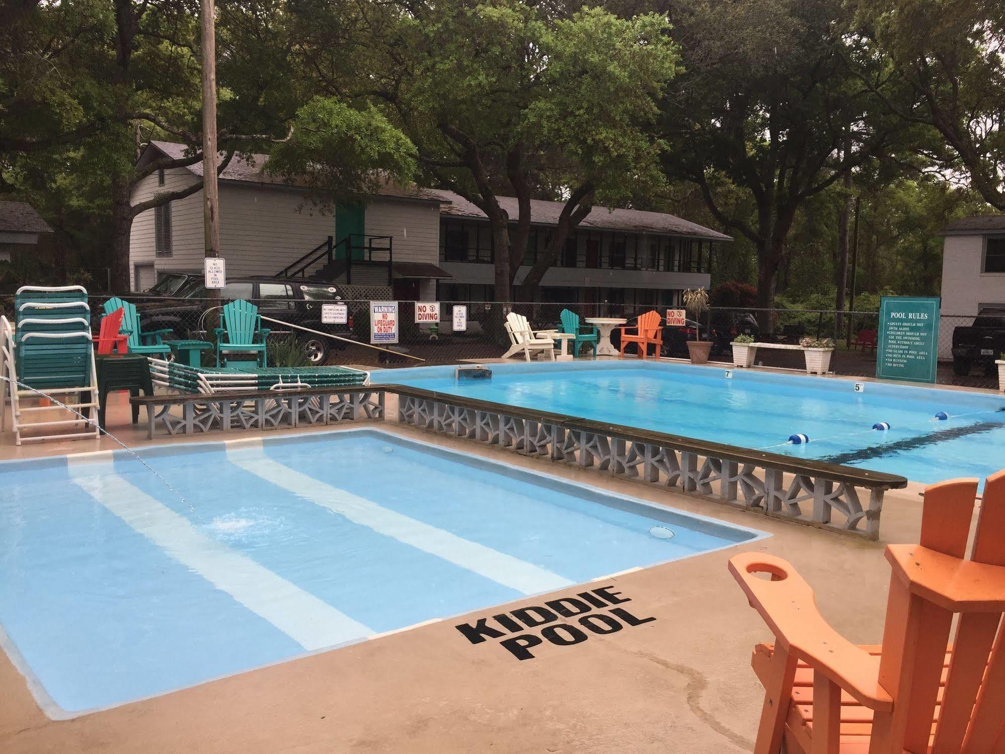 Captain'S Cove Motel Oak Island Εξωτερικό φωτογραφία