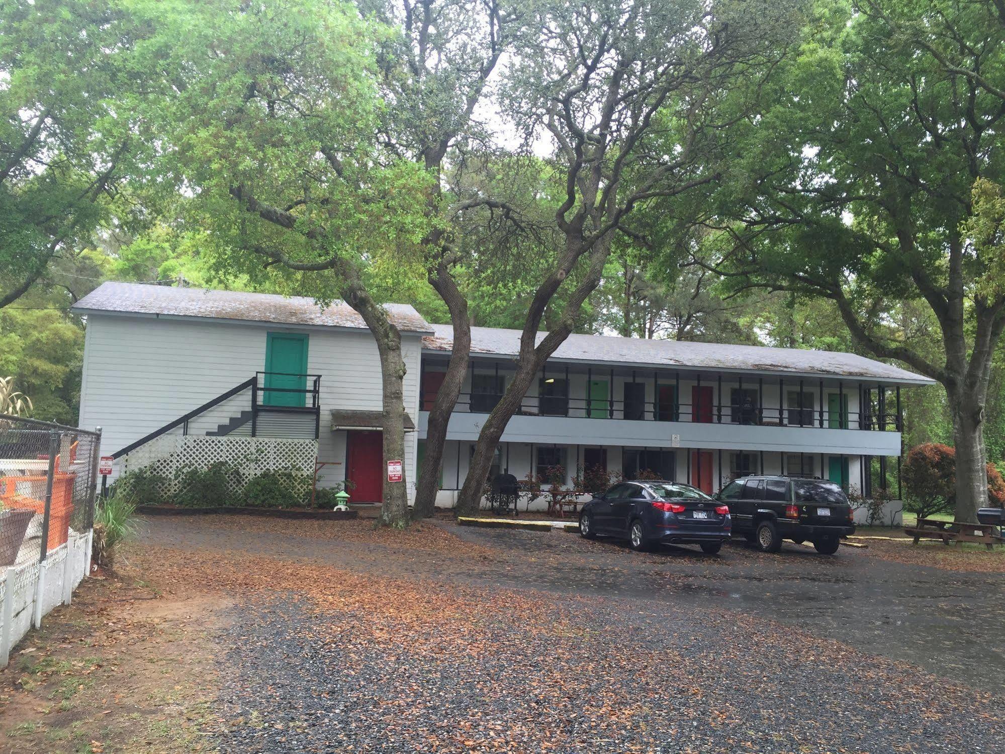 Captain'S Cove Motel Oak Island Εξωτερικό φωτογραφία
